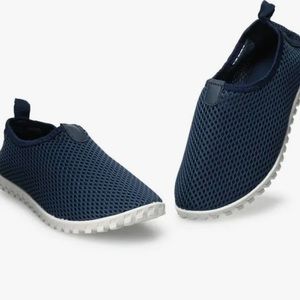 🌵‎ Women’s Aqua Shoes NWOT